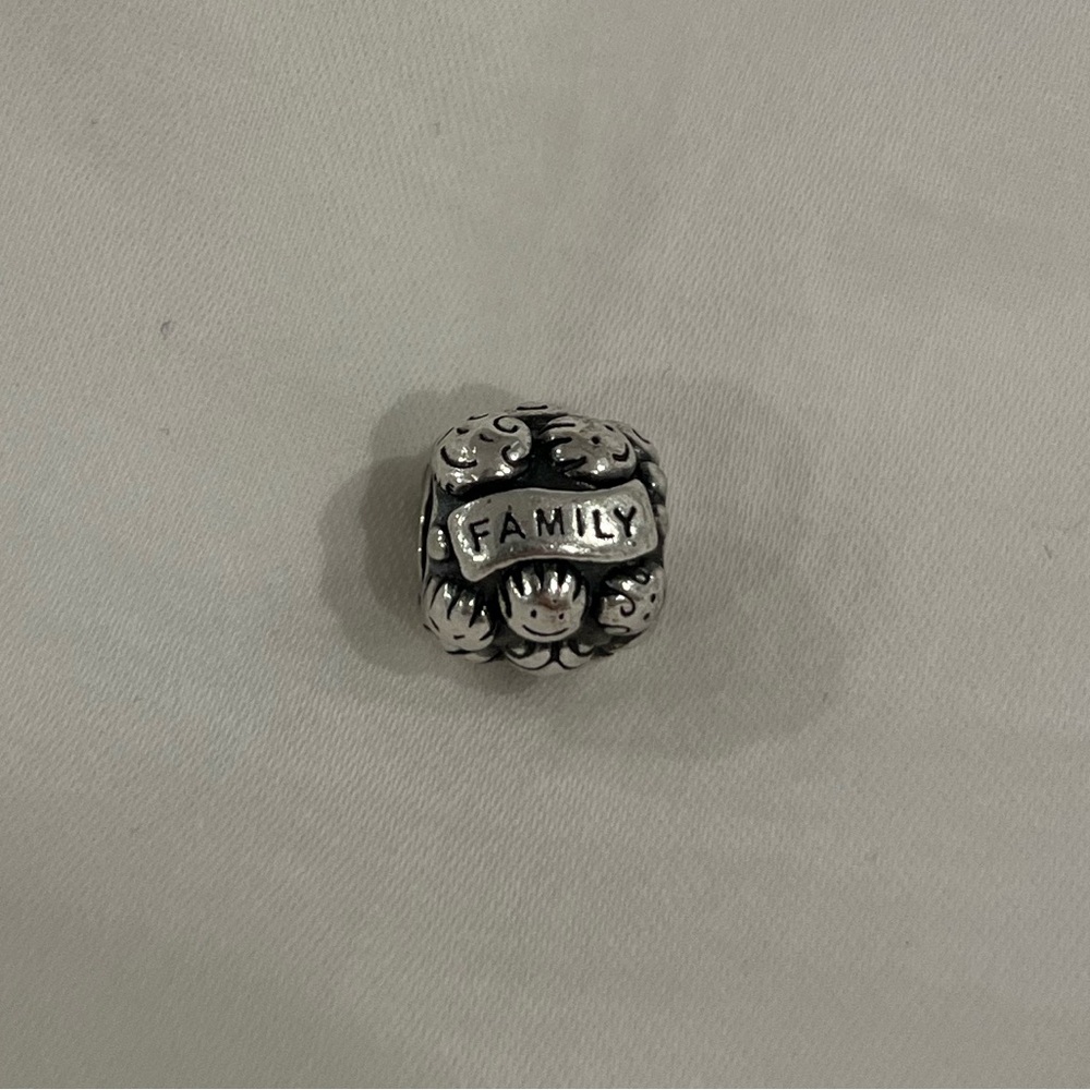 Pandora Family Charm - Authentic and Retired
